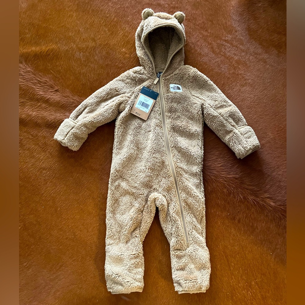 NEW The North Face®
Unisex Baby Bear One Piece Brown 18-24M